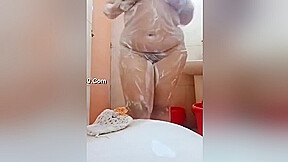 Today Exclusive- Sexy Desi Girl Record Her Bathing Clip For Lover