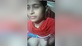 Today Exclusive- Sexy Desi Girl Showing Her Boobs