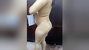 Today Exclusive-paki Bhabhi Showing Her Boobs