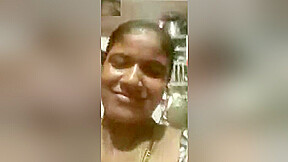 Today Exclusive-tamil Cheating Wife Showing Pussy To Lover