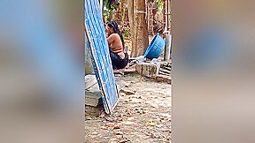 Today Exclusive-village Bhabhi Outdoor Bathing 3