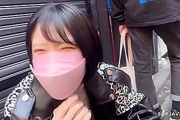 Too Cute Ramen Shop Clerk Please Put It Inside When