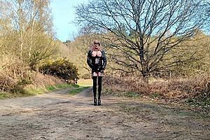Tranny Playing At The Forest Car Park