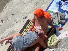Two Nude Beach Couples Handjobs Serie 23