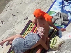 Two Nude Beach Couples Handjobs Serie 23