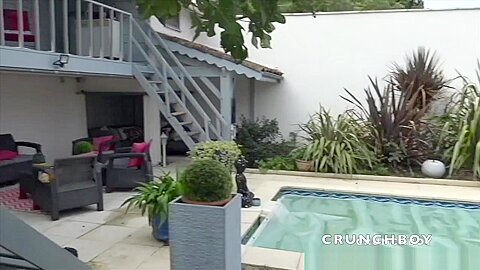 Two sexy guys fucking raw in exhib outdoor garden - SurpriseBareback