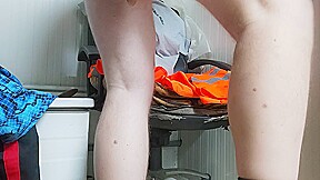 VID_115 masturbare,baut pisat,mancat sperma,penetrare cu tomfa (23 min )