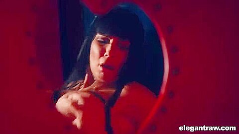 Valentina Ricci - The Boss Of The Strip Club Fucks T