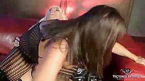 Victoria And Ava Devine