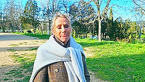 Victoria, 47, executive assistant in Paris!