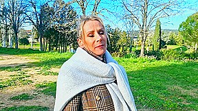 Victoria, 47, executive assistant in Paris!