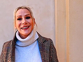 Victoria, 47, swears by lust!