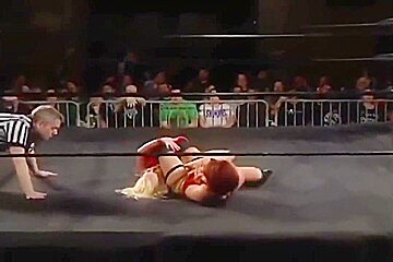 WWE 's Asuka vs Kimber Lee (2013)