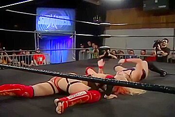 WWE 's Asuka vs Kimber Lee (2013)