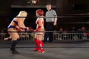 WWE 's Asuka vs Kimber Lee (2013)