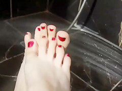 Wet Feet Cum Play