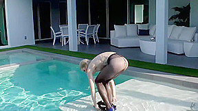 Wetlook pool strip in satin