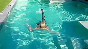 Wetlook pool strip in satin