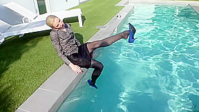 Wetlook pool strip in satin