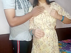 Wife Ne Room Service Boy Se Ghodi Bankar Chudwaya
