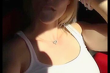 Woman Masturbates And Squirts In Her Car At The Beach