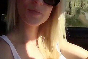 Woman Masturbates And Squirts In Her Car At The Beach