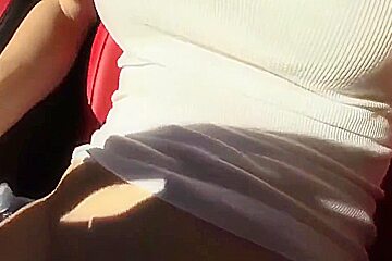 Woman Masturbates And Squirts In Her Car At The Beach