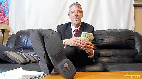 Worship Your Bosses Feet! - Richard Lennox
