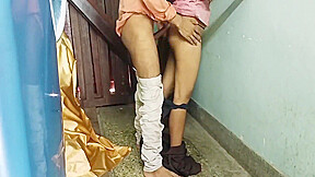 18 Years In Indian Virgin School Girl Ki First Time Fucking Video