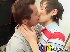 Young Amateur Gay Barebacks His Lover And Makes Him Cum Hard