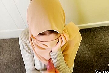 Young Muslim Pregnant Wife In Hijab Trained By Her Husbund On How To Please A Man