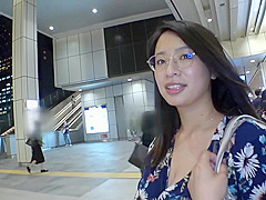 メガネの地味な三十路おさんが脱いだら巨乳のKカップ乳揺れセックス