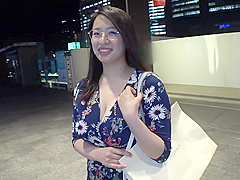 メガネの地味な三十路おさんが脱いだら巨乳のKカップ乳揺れセックス