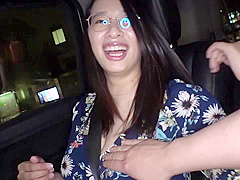 メガネの地味な三十路おさんが脱いだら巨乳のKカップ乳揺れセックス