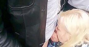 bukkake de sa femme dans un petit chemin
