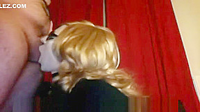 crossdresser wordt hard geneukt