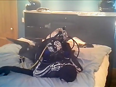 dawn of the dead scuba guy overpowers and gasses frogman