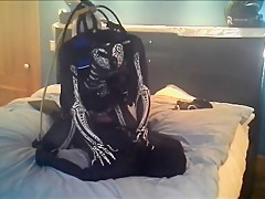 dawn of the dead scuba guy overpowers and gasses frogman