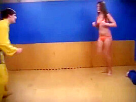 head kicking contest 2