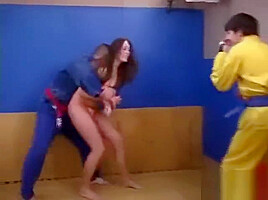 head kicking contest 2