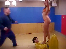 head kicking contest 2
