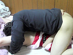 サンタコスのアラフィフ熟女が手マンとクンニでマ〇コグチョグチョに　japanese Milf Orgasm In Santa Costume
