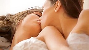 lesbian threesome pussy