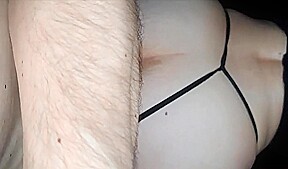 mature trés belle se fait prendre sa chatte velue