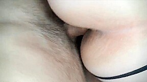 mature trés belle se fait prendre sa chatte velue