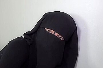 muslim babe gets given a special gift