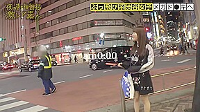 帰宅中の素人女子をナンパして彼女の家で即ハメ開始