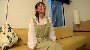 0002476_19歳スレンダーの日本人の女性がエロハメ