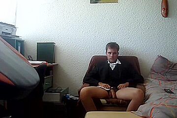 student 18+ Jerking Off His Big Cock