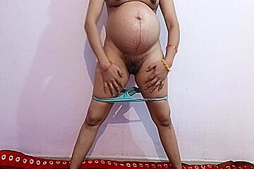 student 18+ Ko Women Teacher Ne Nude Dance Kiya
